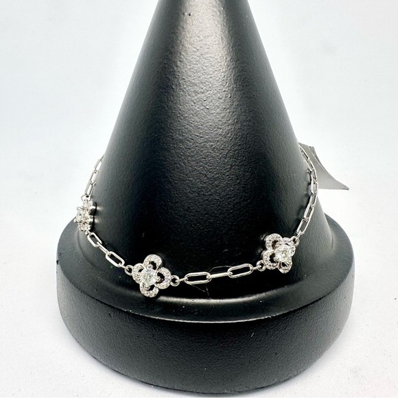 Moissanite Diamond Necklace, Bracelet, and Earrings, Clover Set. - Picture 6 of 16